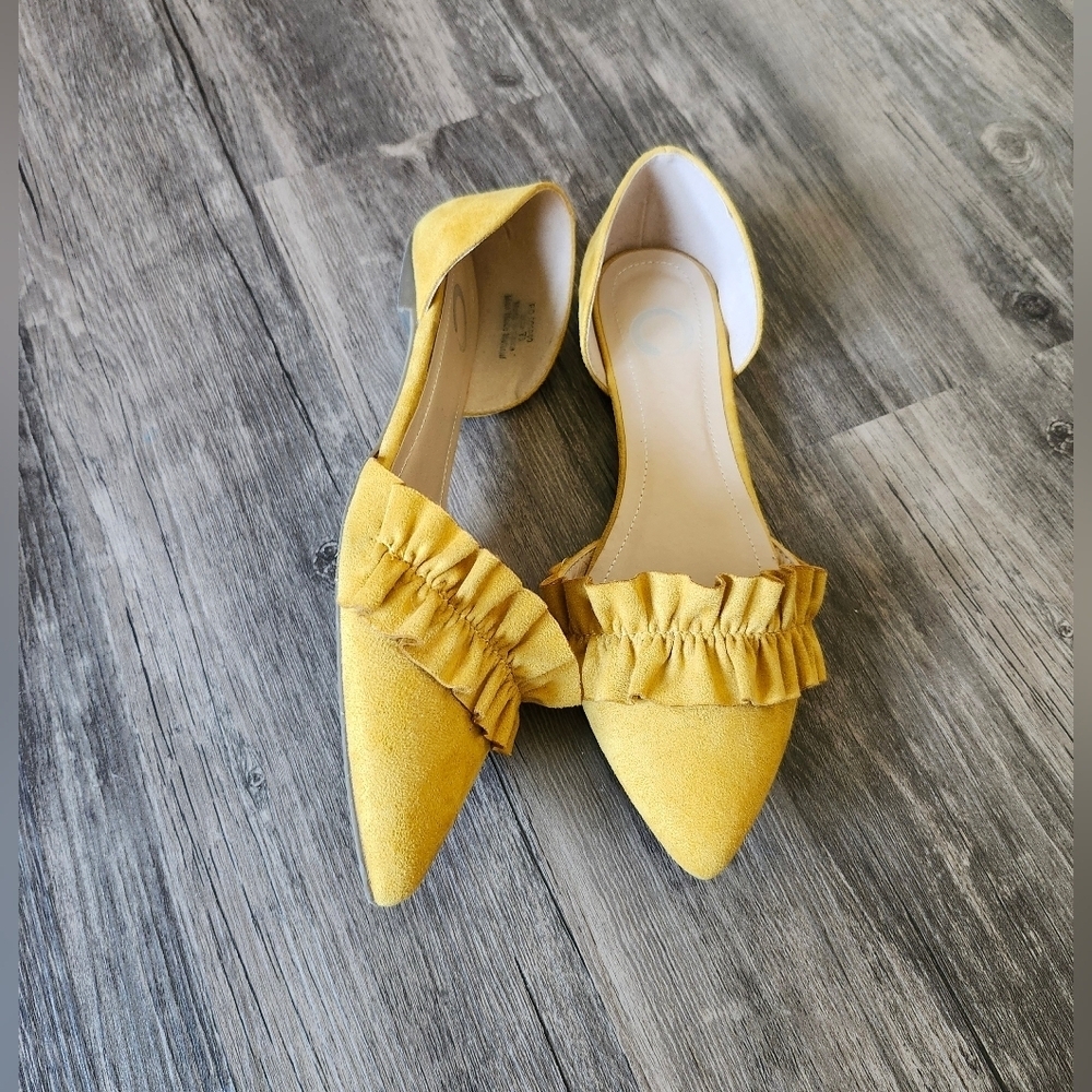 Journey + Crew Mustard Yellow Ruffled Women's Flats Shoes - Picture 2 of 6
